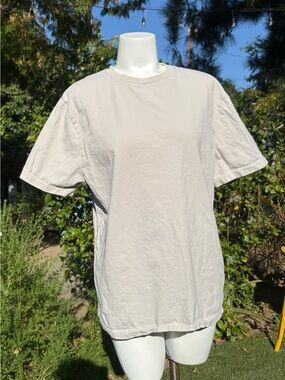 Frame Denim Short Sleeve Crewneck T‑Shirt in Light Beige